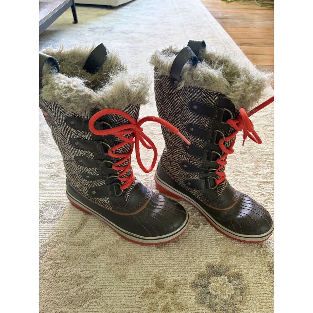 Sorel Brown Tofino II herringbone fauz fur winter fall casual boots